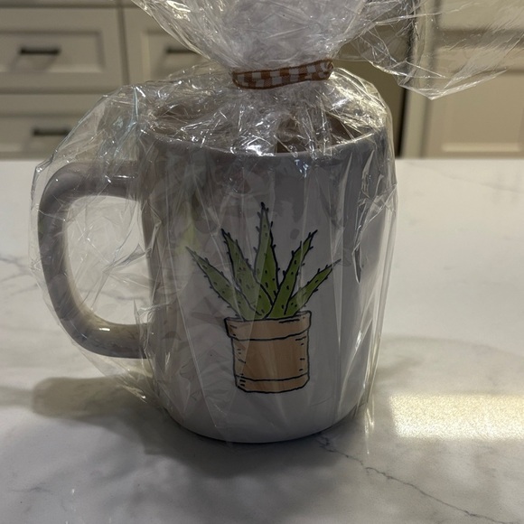 Rae Dunn White 'Plant Mom' Mug - Picture 2 of 4